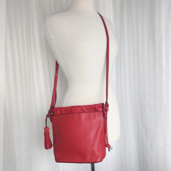 Vince Camuto | Bags | Vince Camuto Red Leather Bucket Bag  display picture 3